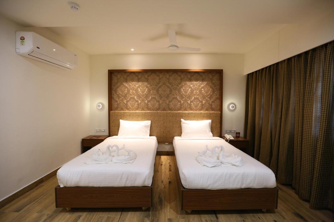 Hotel Shubham Palace Хайдарабад Экстерьер фото