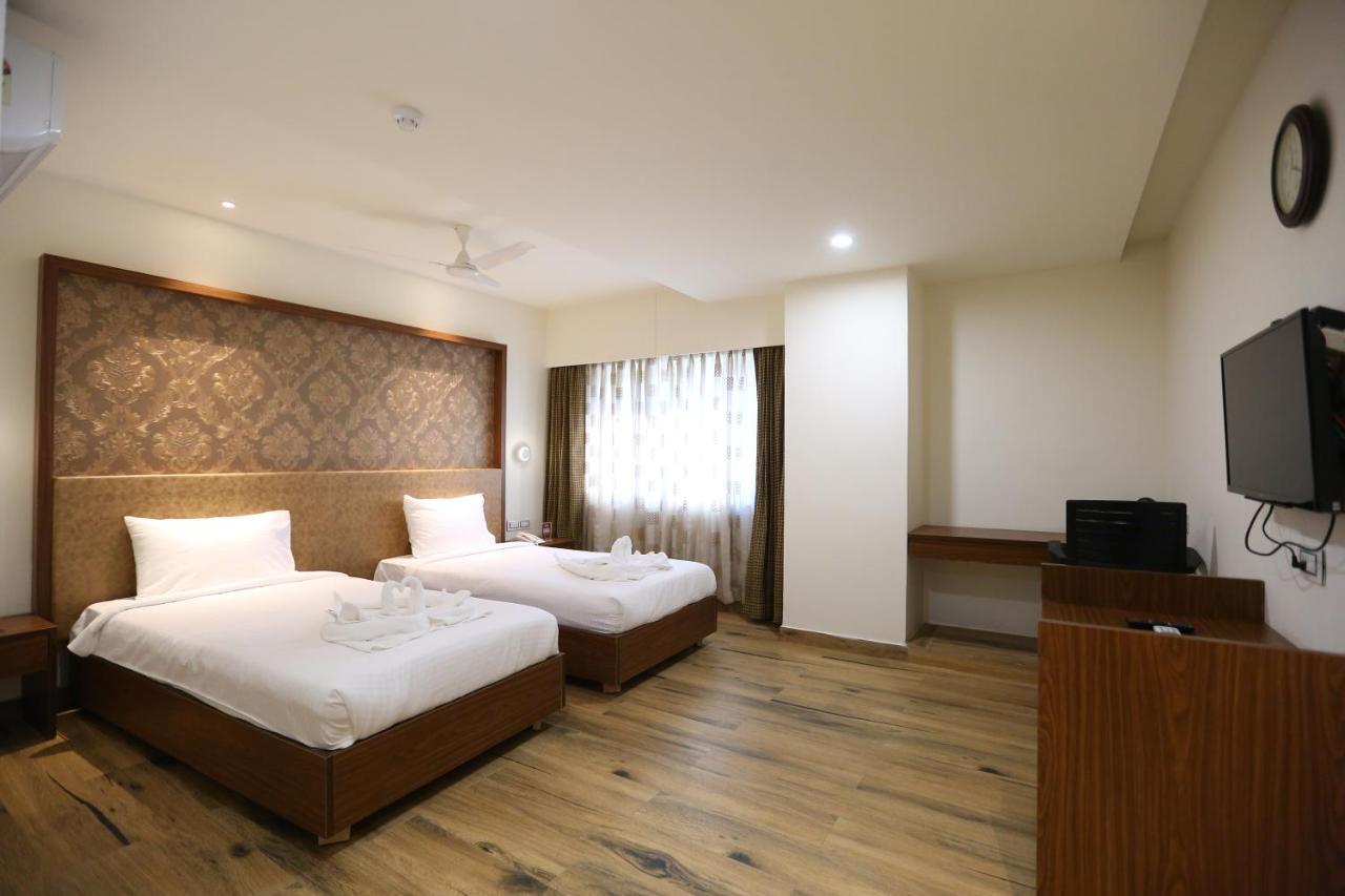 Hotel Shubham Palace Хайдарабад Экстерьер фото