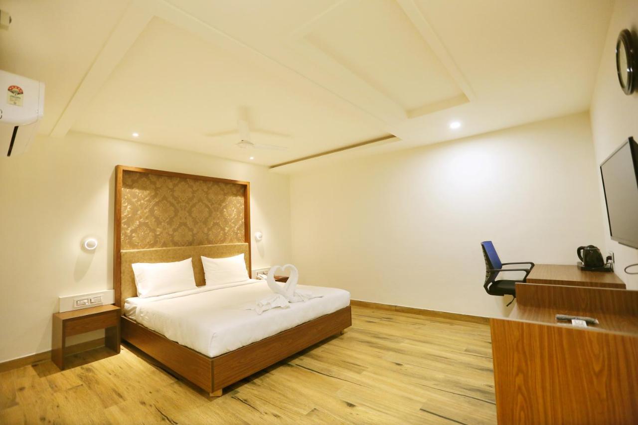 Hotel Shubham Palace Хайдарабад Экстерьер фото