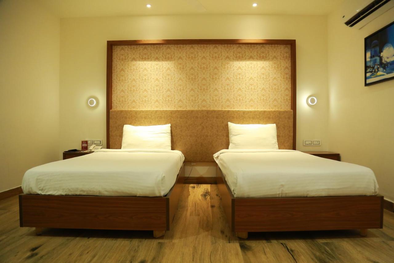 Hotel Shubham Palace Хайдарабад Экстерьер фото
